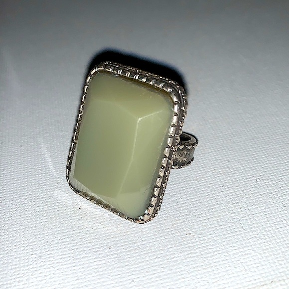 Antiqued Jade & Silver Ornamental Statement Ring size 8/8.5” Victorian Style - Picture 7 of 10